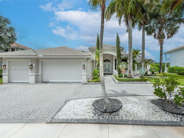 1396 Victoria Isle Dr, Weston, FL 33327