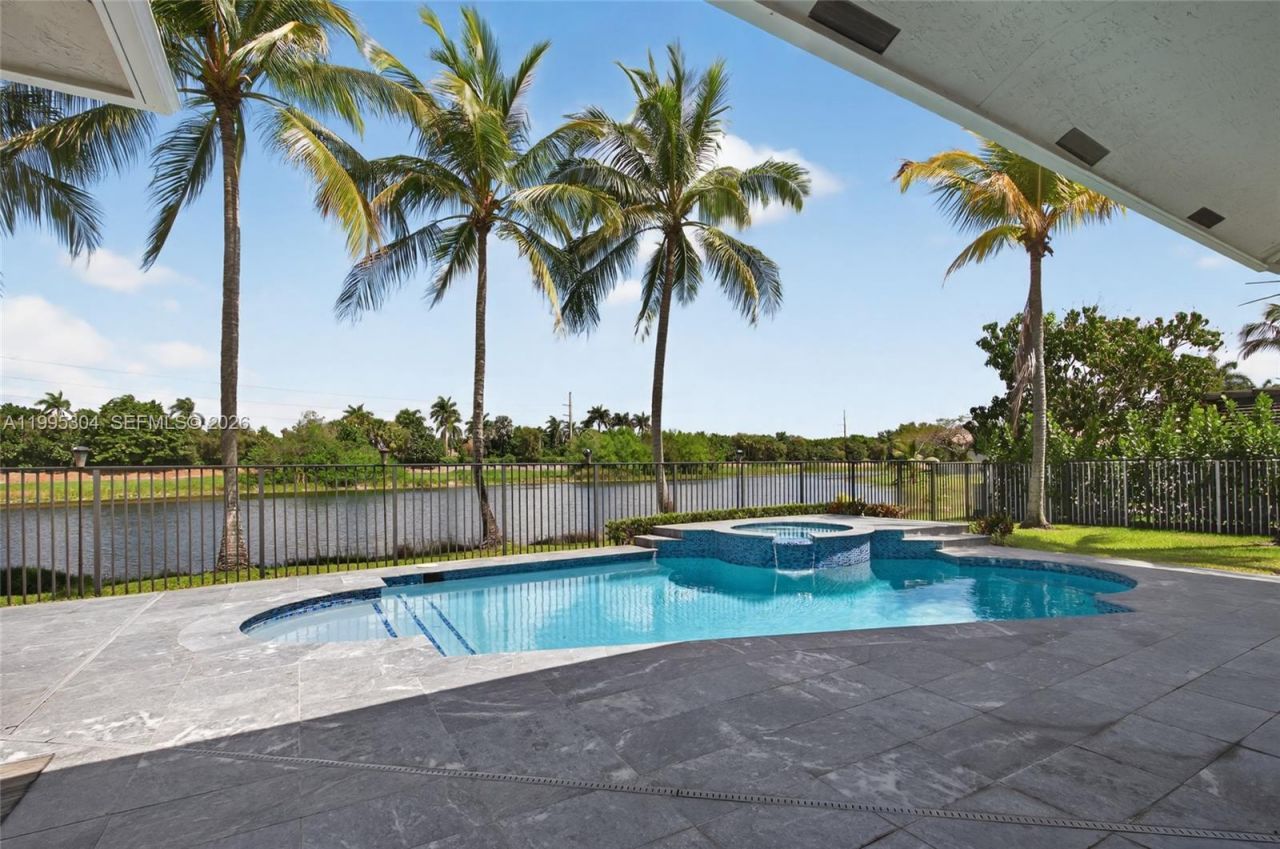 1396 Victoria Isle Dr, Weston, FL 33327 Photo