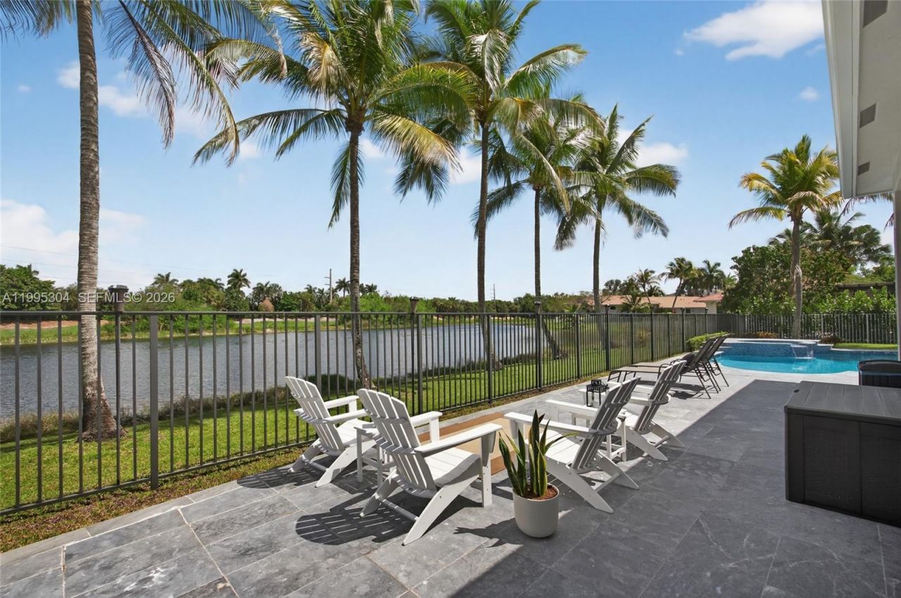 1396 Victoria Isle Dr, Weston, FL 33327 Photo