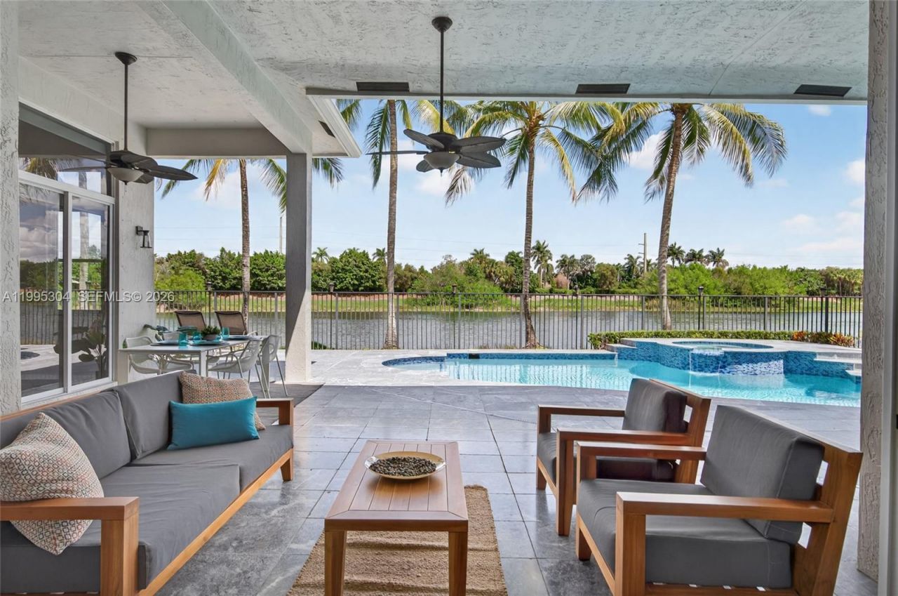 1396 Victoria Isle Dr, Weston, FL 33327 Photo