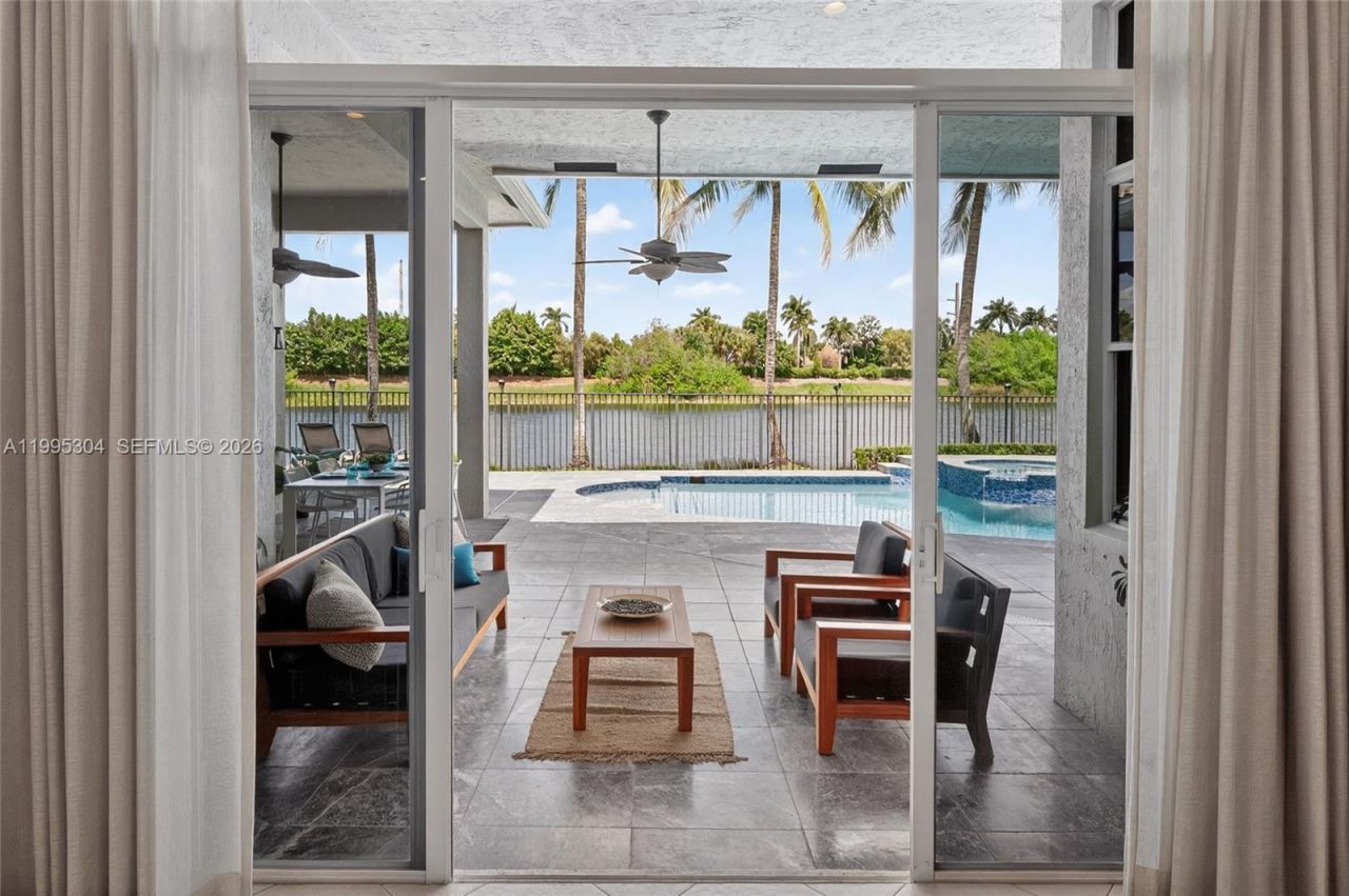 1396 Victoria Isle Dr, Weston, FL 33327 Photo