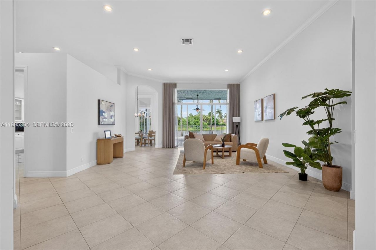 1396 Victoria Isle Dr, Weston, FL 33327 Photo