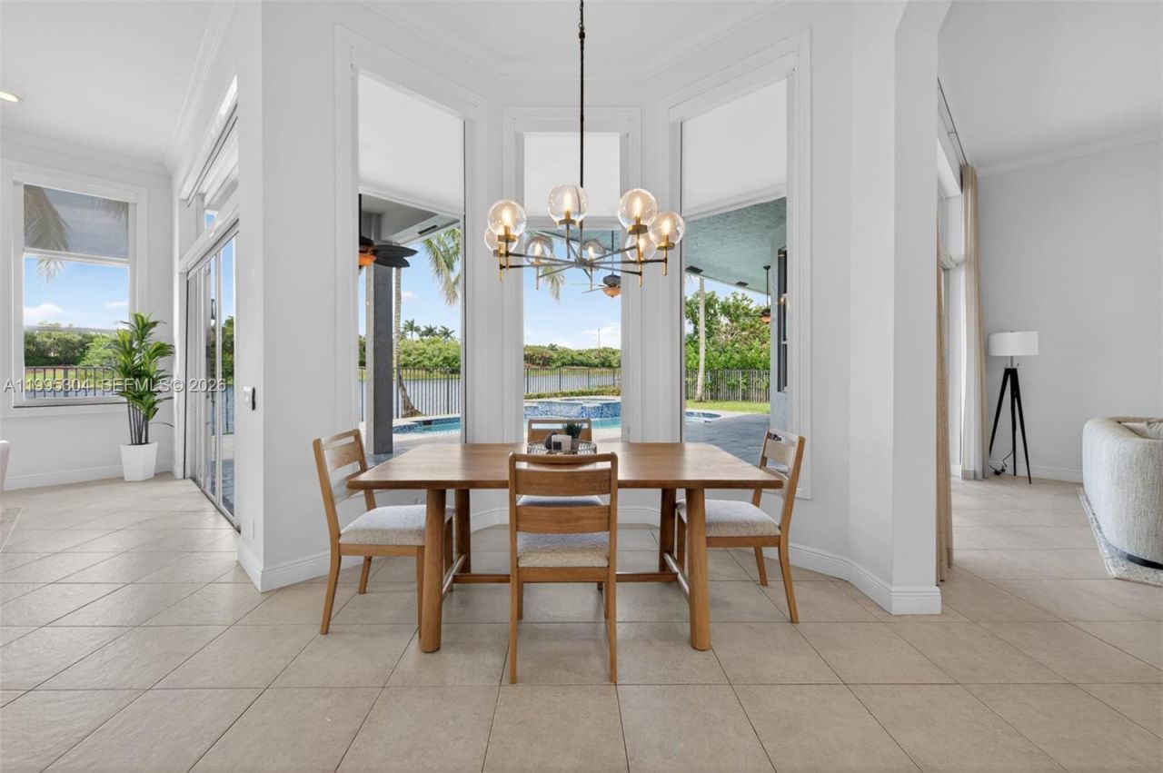 1396 Victoria Isle Dr, Weston, FL 33327 Photo