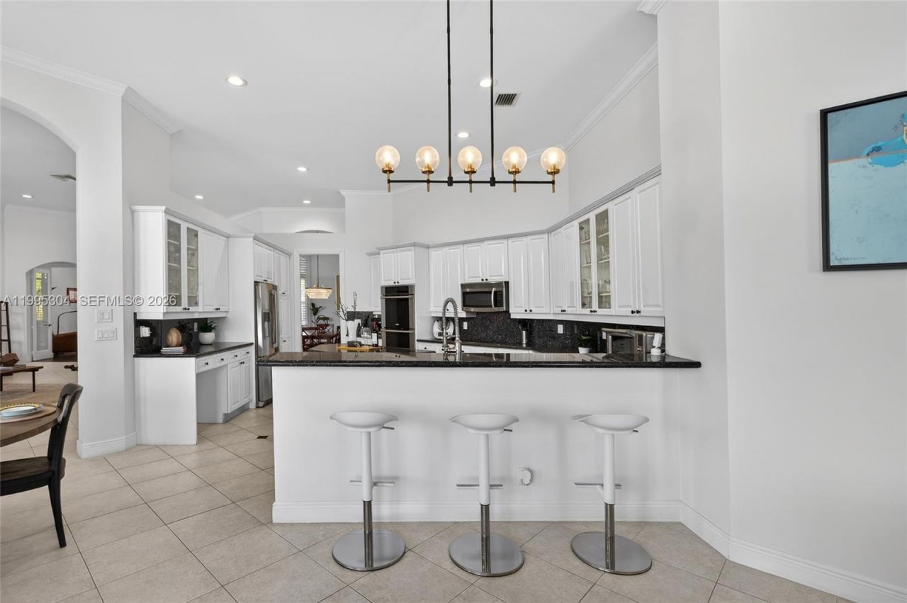 1396 Victoria Isle Dr, Weston, FL 33327 Photo