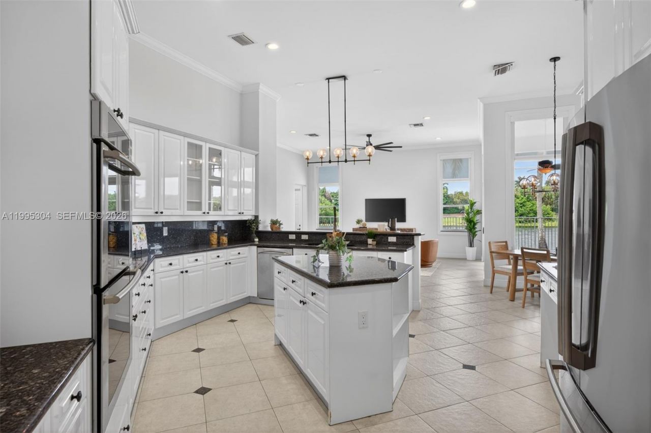 1396 Victoria Isle Dr, Weston, FL 33327 Photo