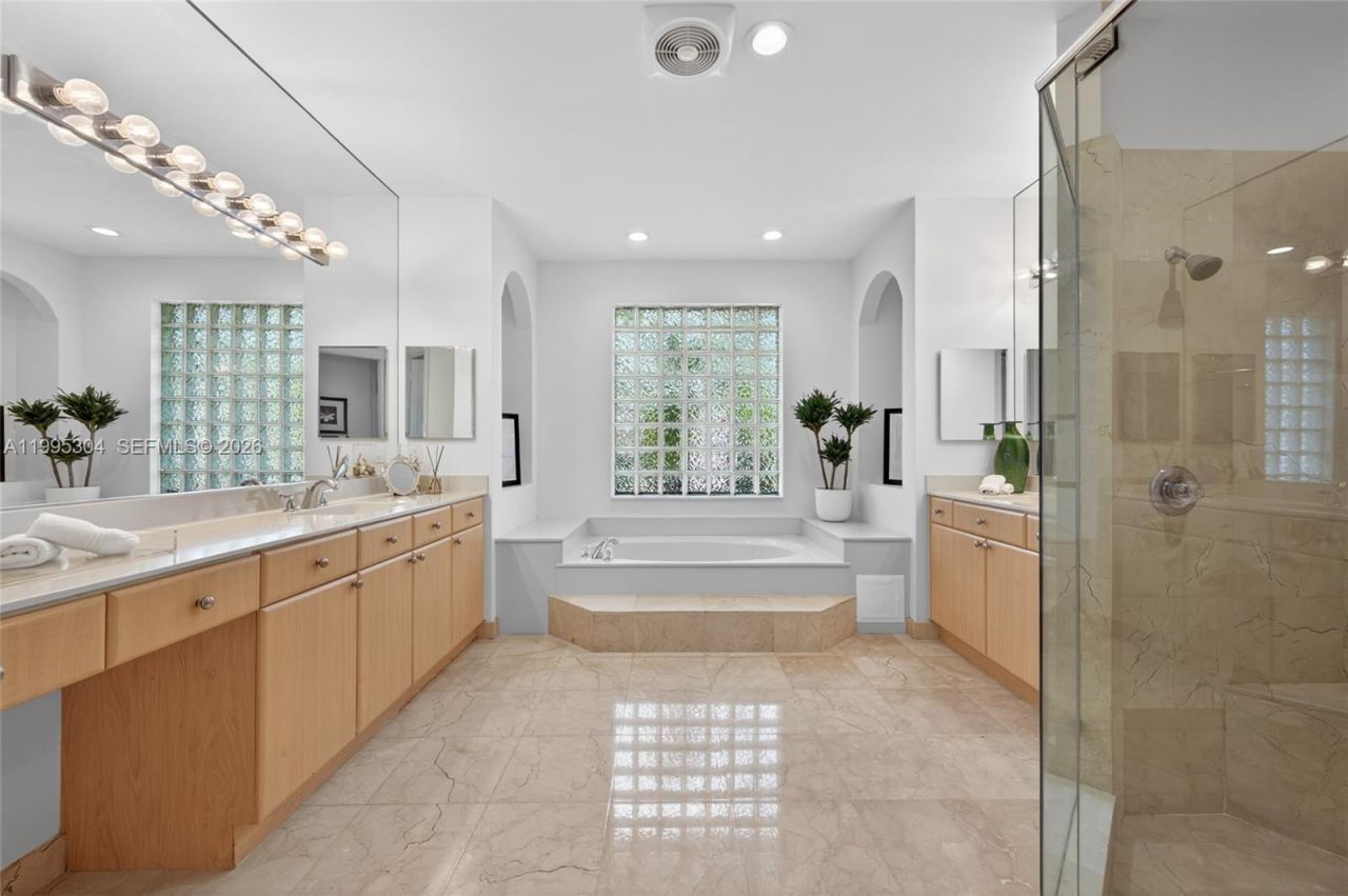 1396 Victoria Isle Dr, Weston, FL 33327 Photo