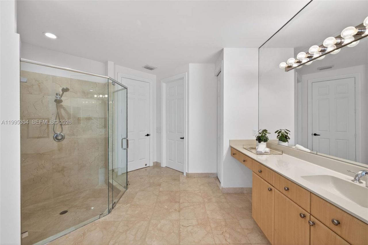 1396 Victoria Isle Dr, Weston, FL 33327 Photo