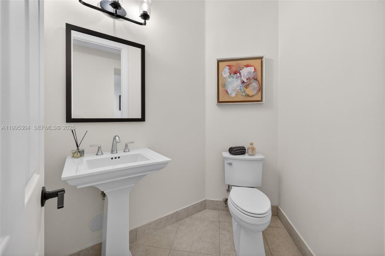 1396 Victoria Isle Dr, Weston, FL 33327 Photo