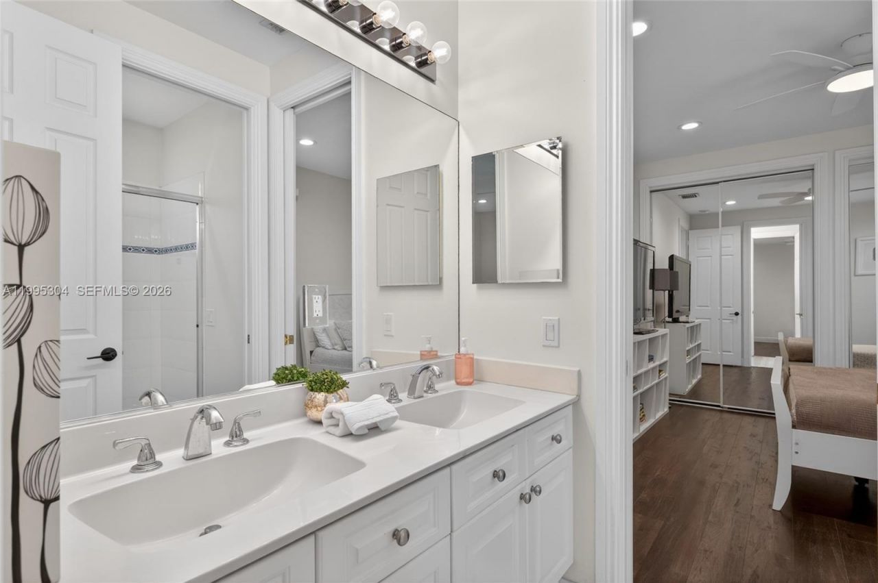 1396 Victoria Isle Dr, Weston, FL 33327 Photo