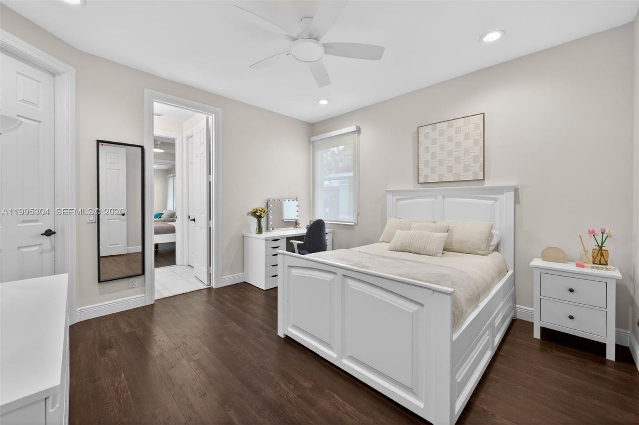 1396 Victoria Isle Dr, Weston, FL 33327 Photo