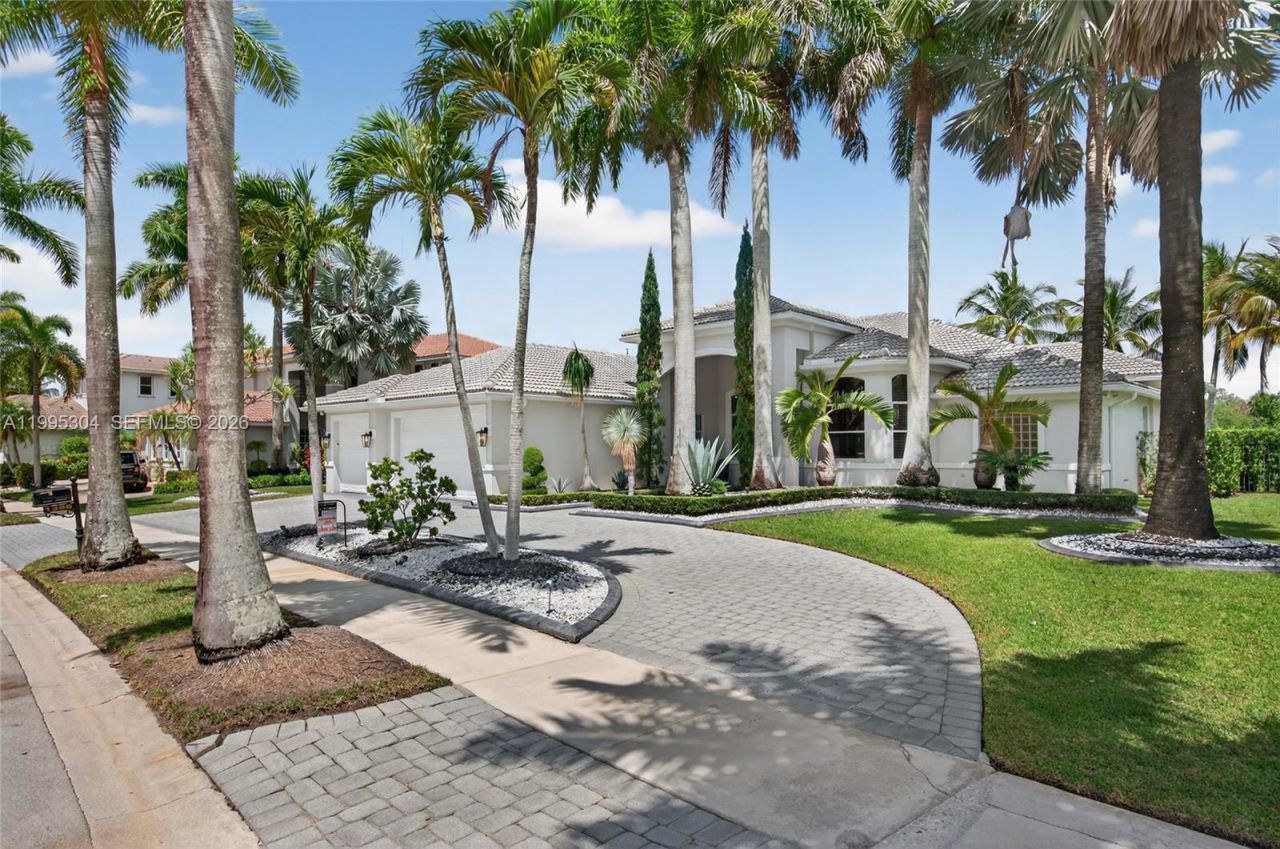 1396 Victoria Isle Dr, Weston, FL 33327 Photo