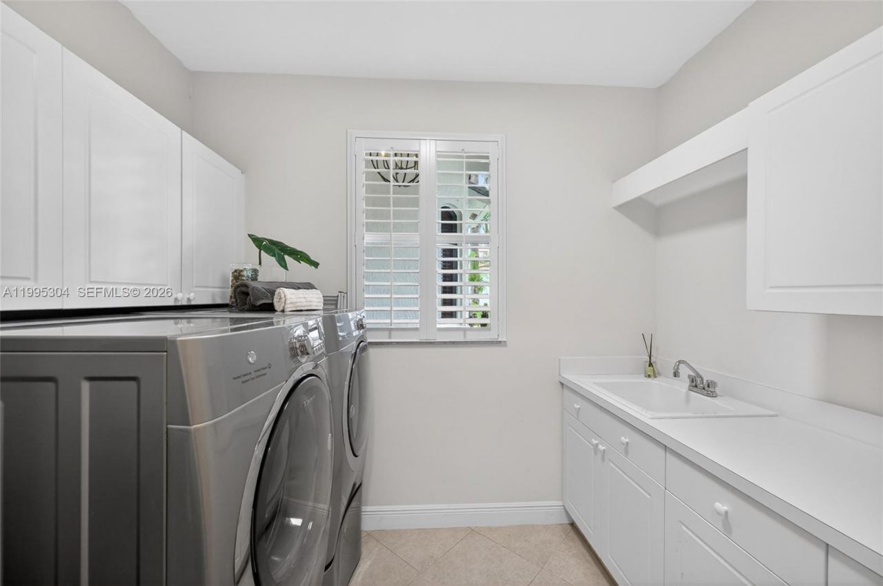 1396 Victoria Isle Dr, Weston, FL 33327 Photo