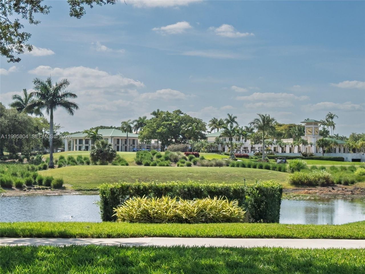 1396 Victoria Isle Dr, Weston, FL 33327 Photo