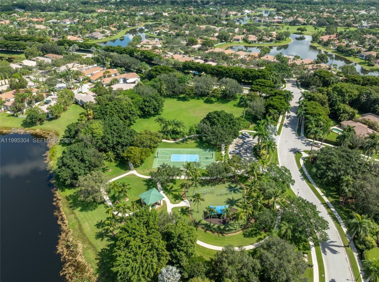 1396 Victoria Isle Dr, Weston, FL 33327 Photo