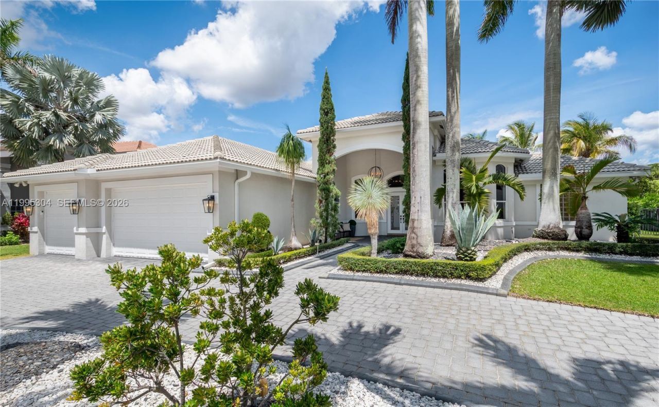 1396 Victoria Isle Dr, Weston, FL 33327 Photo