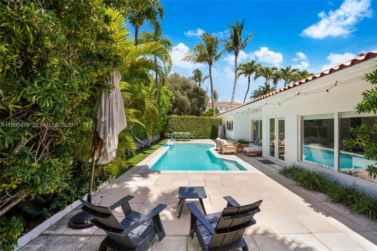 560 Hampton Ln, Key Biscayne, FL 33149 Photo