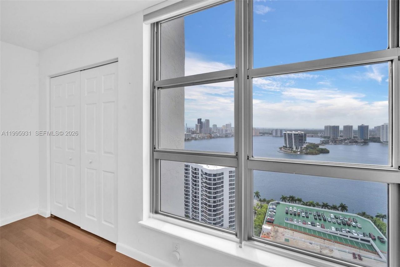 3500 Mystic Pointe Dr, Unit 3001, Aventura, FL 33180 Photo