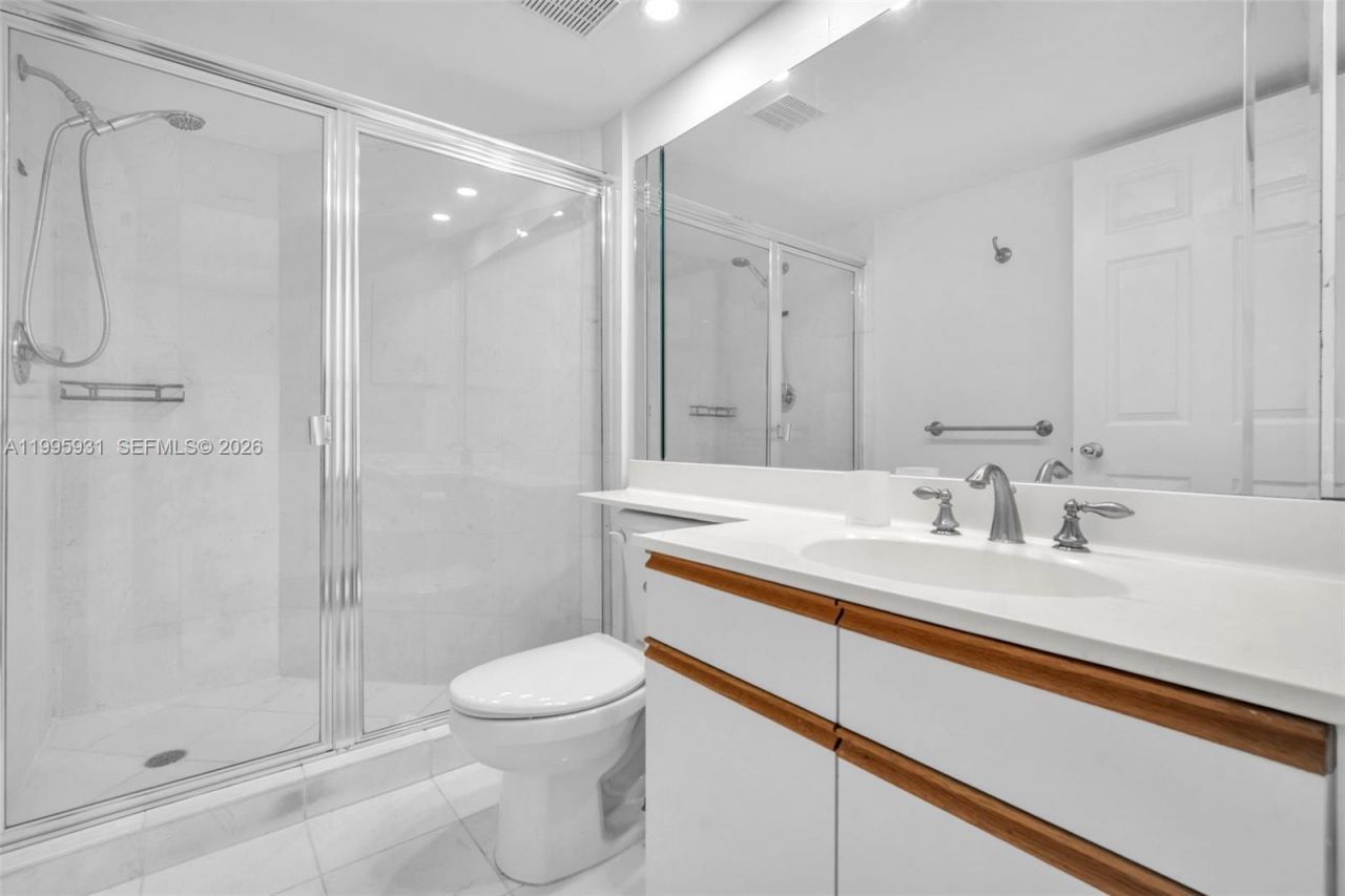 3500 Mystic Pointe Dr, Unit 3001, Aventura, FL 33180 Photo