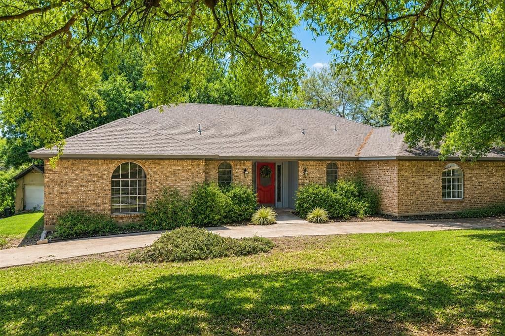 8240 Forest Ridge Drive, Woodway, TX 76712 Main Photo