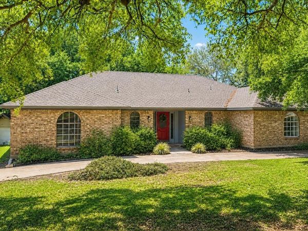 8240 Forest Ridge Drive, Woodway, TX 76712