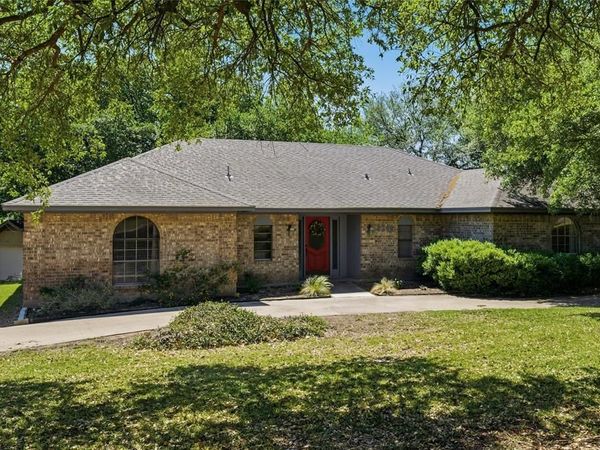 8240 Forest Ridge Drive, Woodway, TX 76712