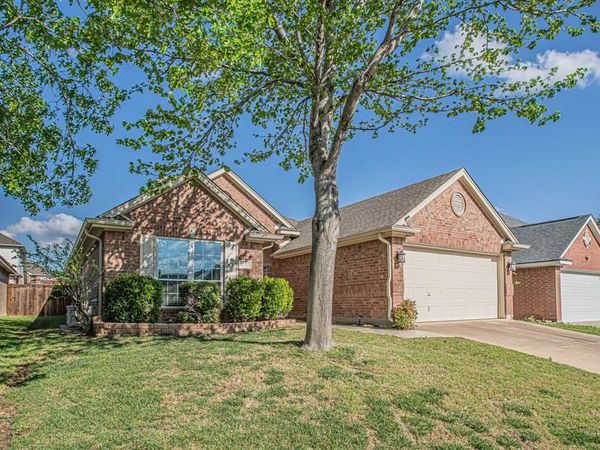 7732 Summerbrook Circle, Fort Worth, TX 76137