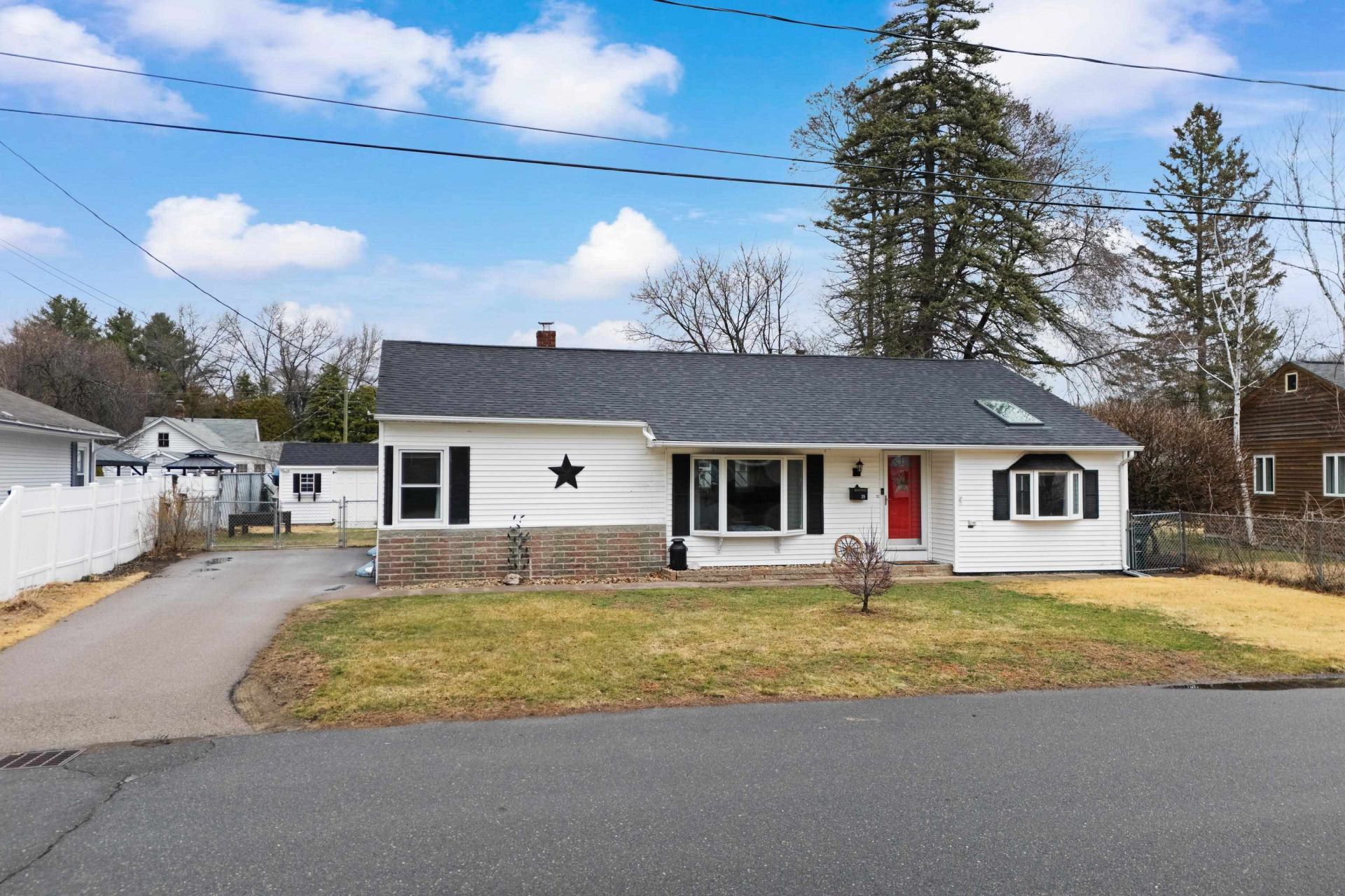 39 Ann Avenue, Manchester, NH 03102 Main Photo