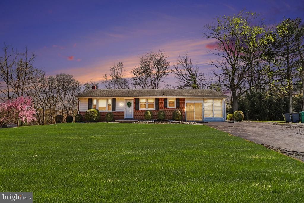 913 STEHMAN ROAD, MILLERSVILLE, PA 17551