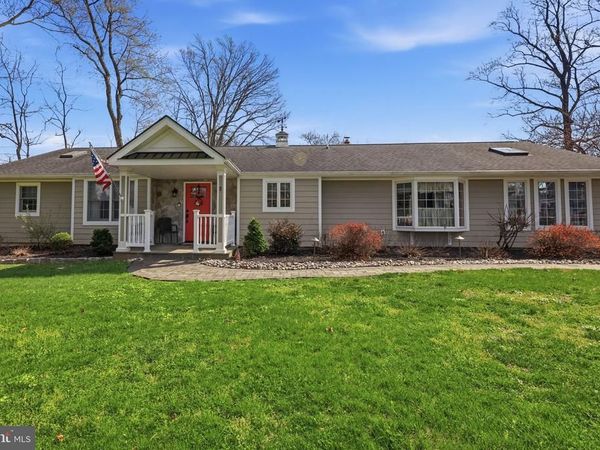 2 SIMPSON DRIVE, YARDLEY, PA 19067