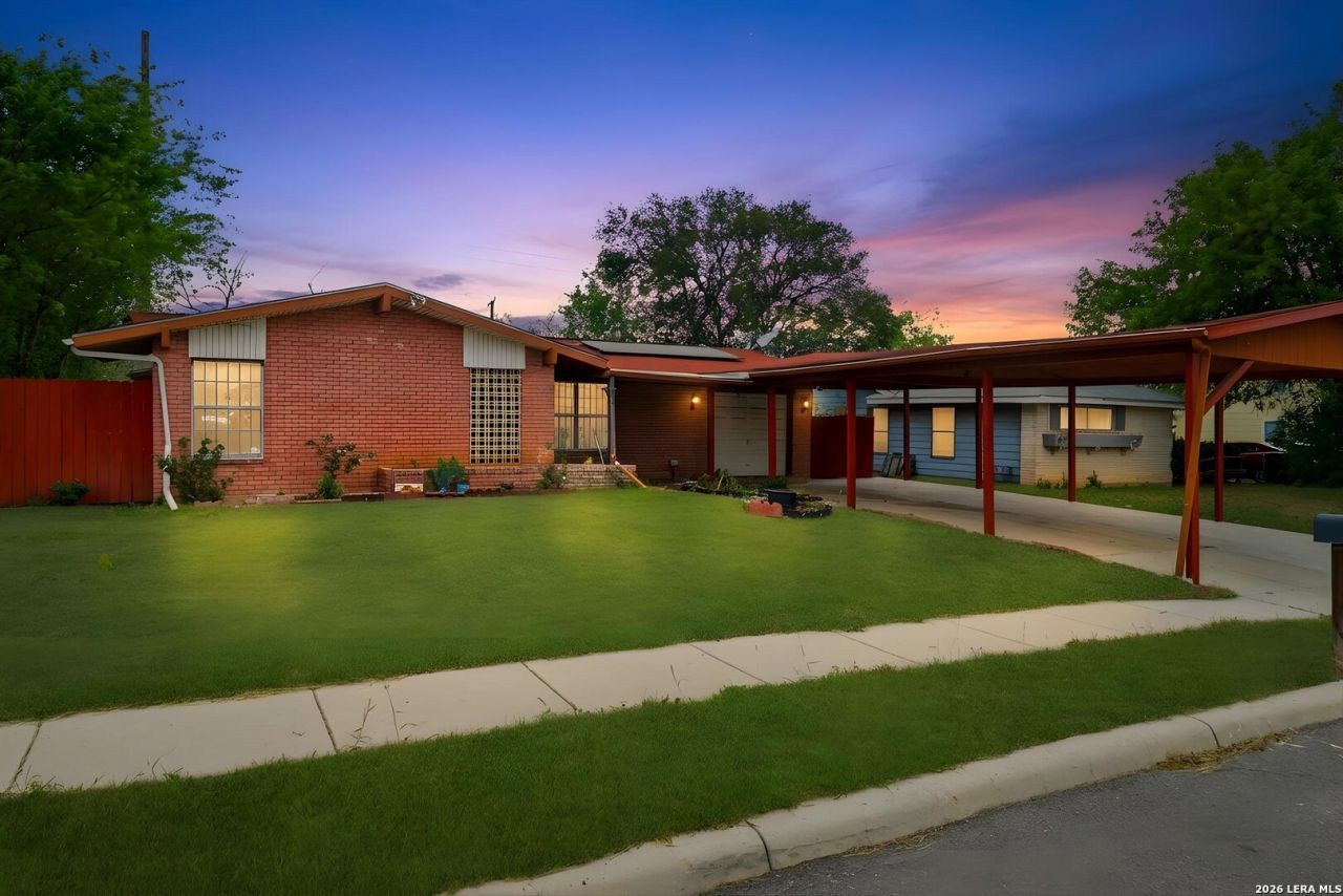 2211 Palomino Dr, San Antonio, TX 78227 Main Photo