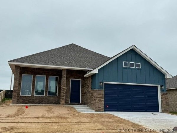 206 S 26th Street, Collinsville, OK 74021