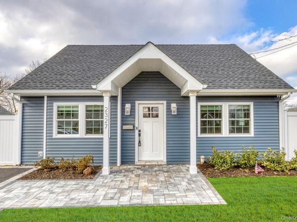 2327 Volante Place , Westbury, NY 11590