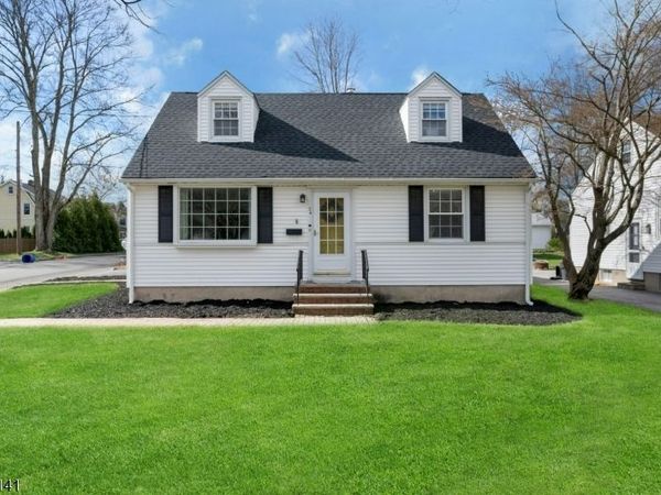 24 Central Ave, Morris Plains, NJ 07950