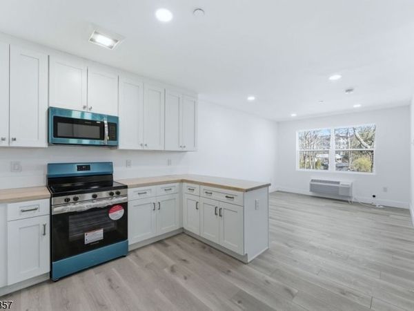 95 Shepherds Ln, Unit B307, Totowa, NJ 07512