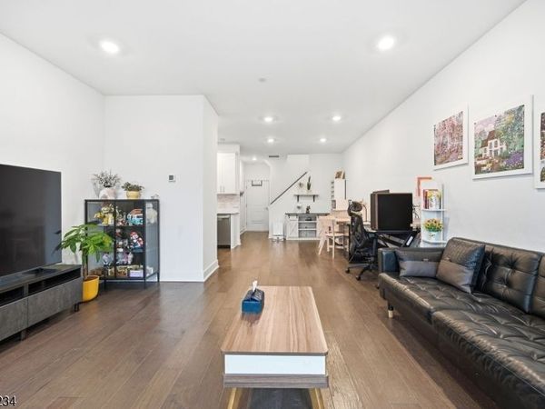 385 Main St, Little Falls, NJ 07424