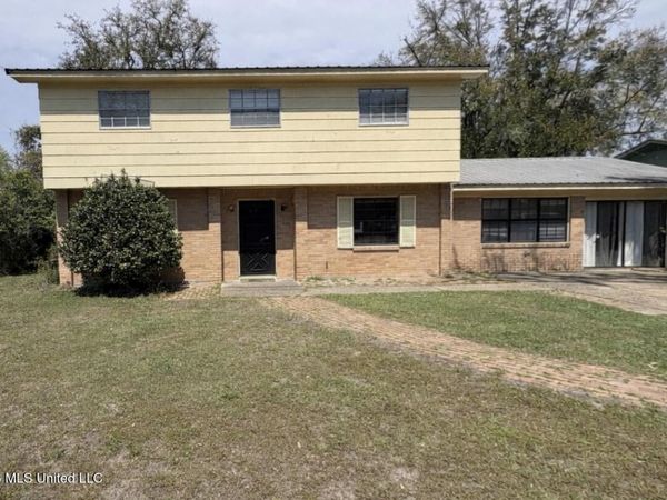 1419 E Second Street, Pass Christian, MS 39571