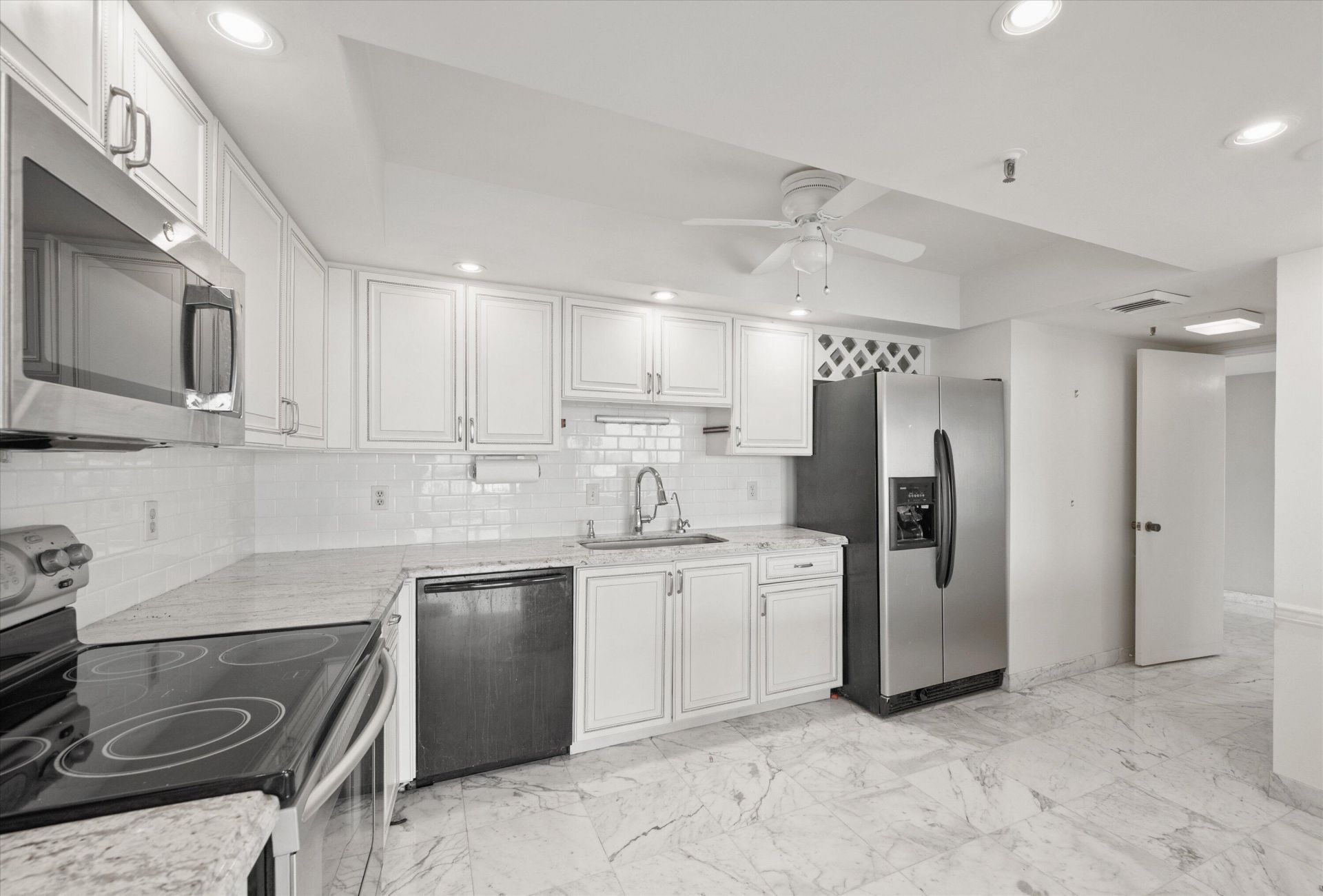 2480 Presidential Way, Unit 704, West Palm Beach, FL 33401 Photo