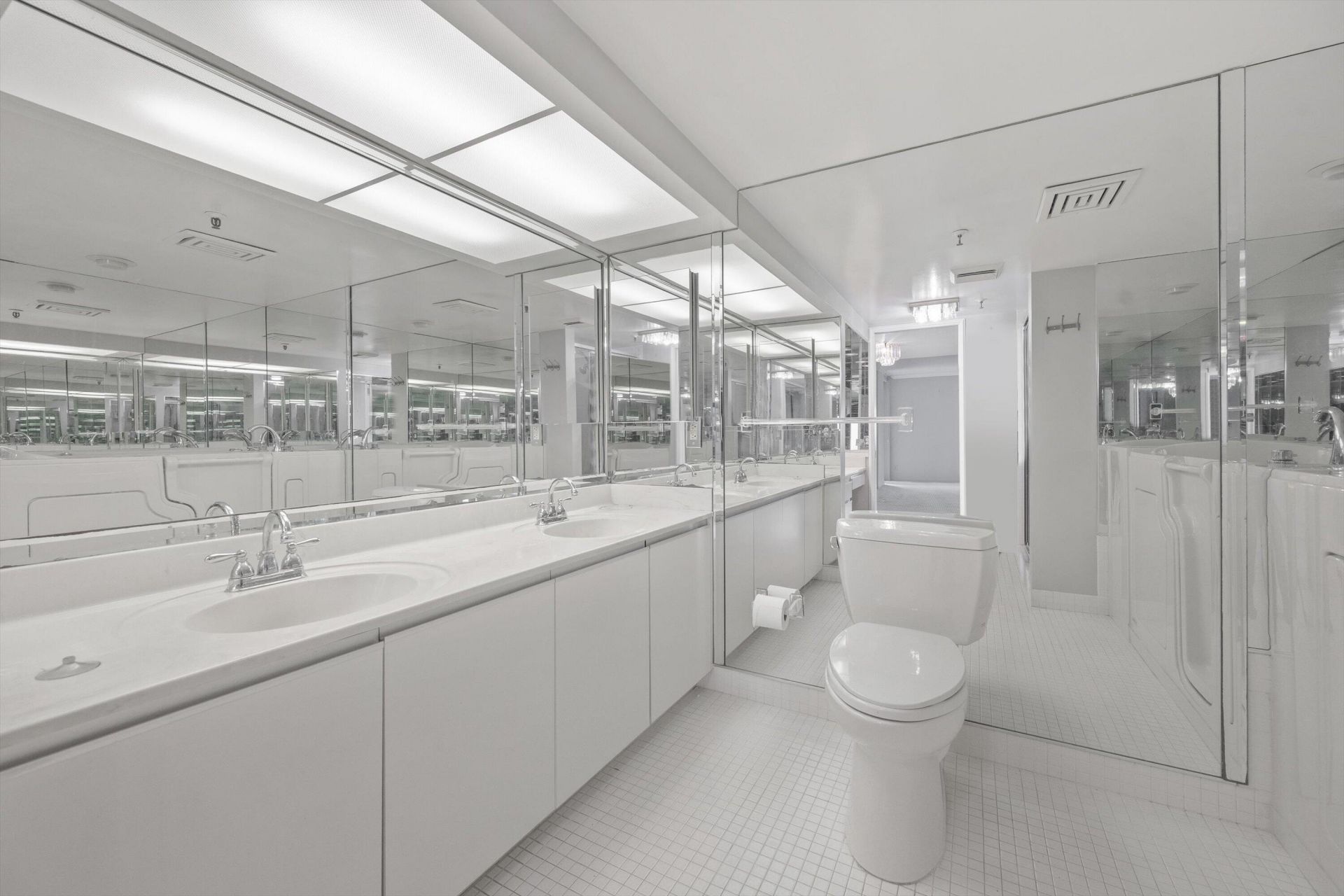 2480 Presidential Way, Unit 704, West Palm Beach, FL 33401 Photo