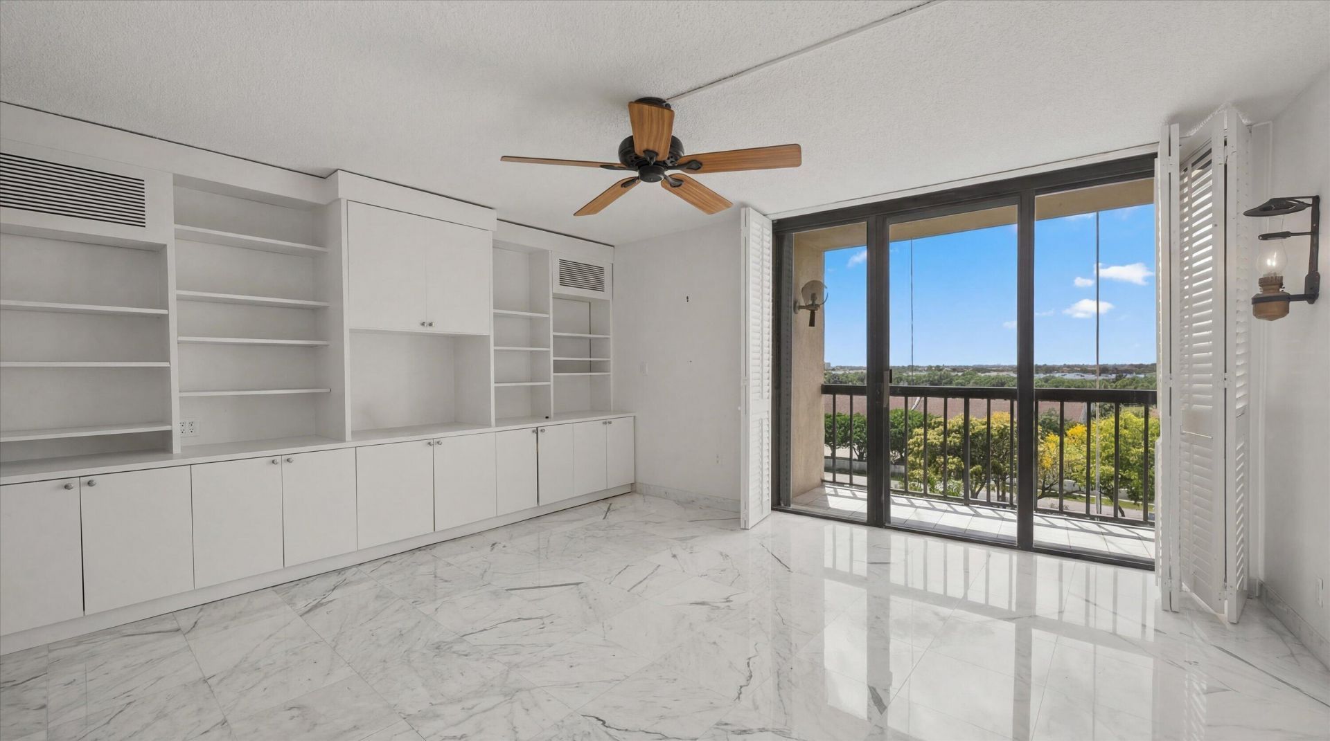 2480 Presidential Way, Unit 704, West Palm Beach, FL 33401 Photo