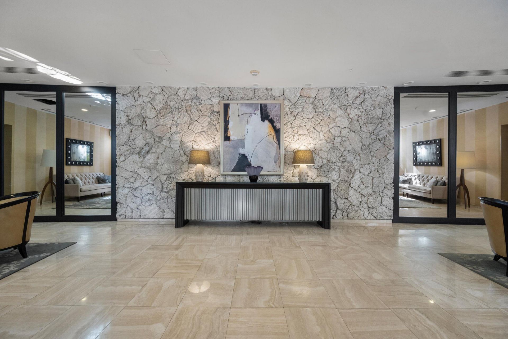 2480 Presidential Way, Unit 704, West Palm Beach, FL 33401 Photo