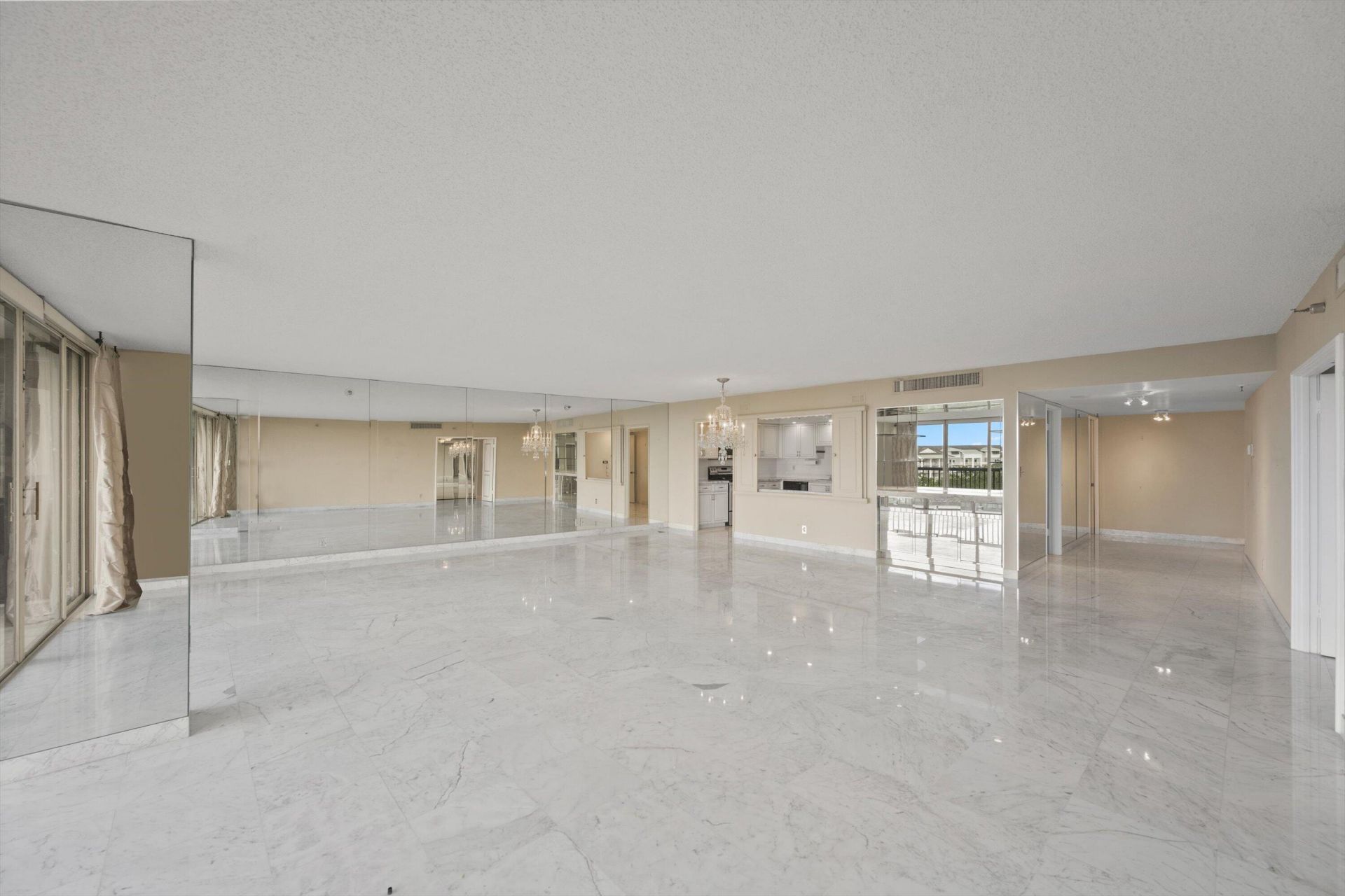 2480 Presidential Way, Unit 704, West Palm Beach, FL 33401 Photo