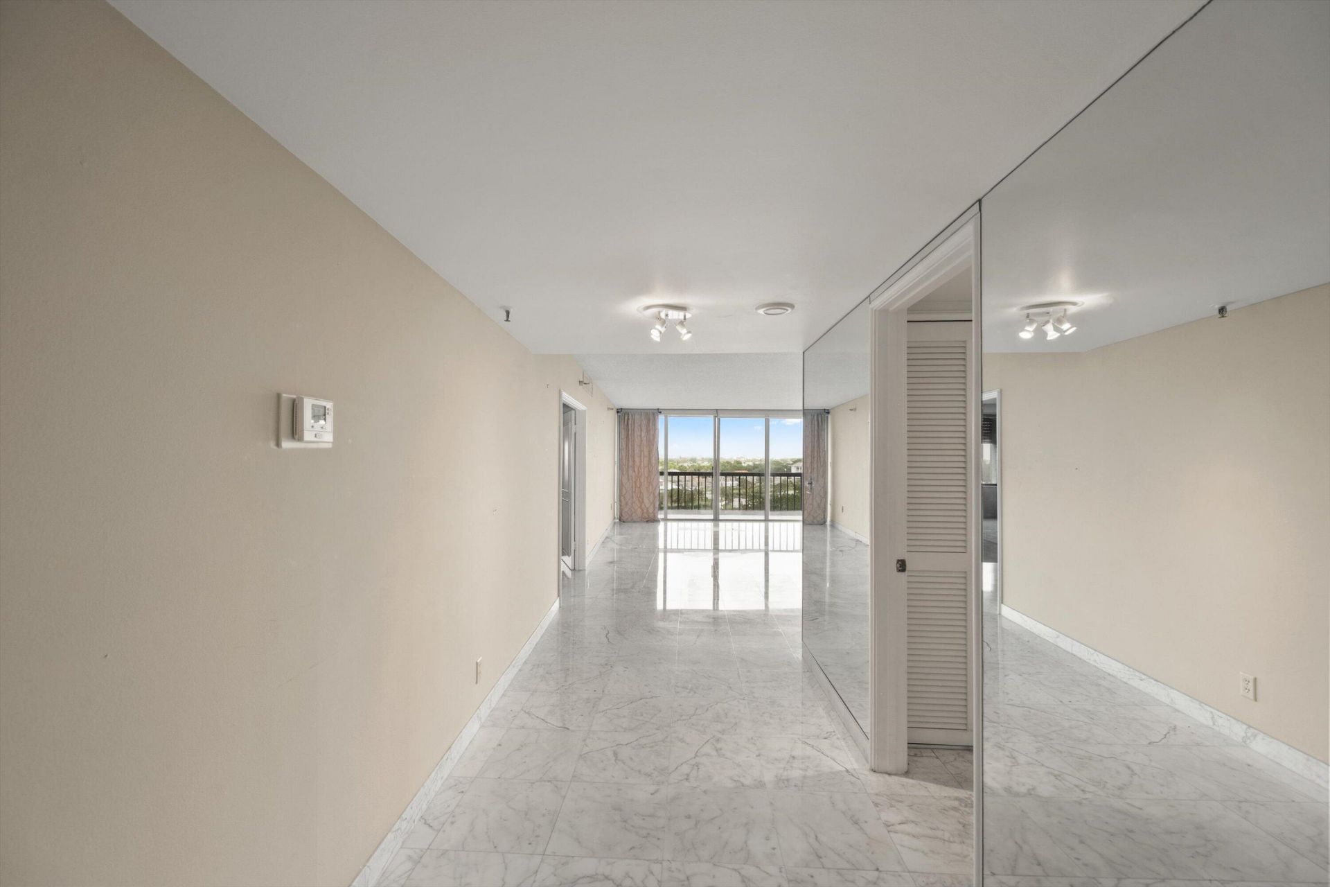 2480 Presidential Way, Unit 704, West Palm Beach, FL 33401 Photo