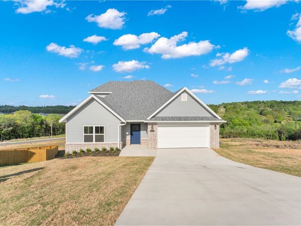 227 Tonya Loop, Huntsville, AR 72740