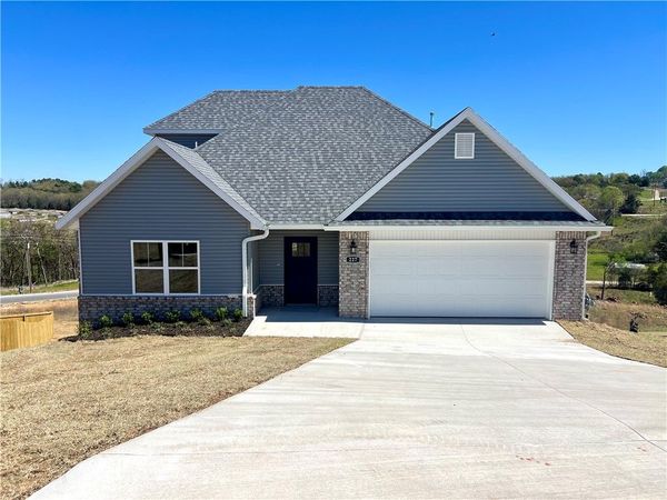 227 Tonya Loop , Huntsville, AR 72740