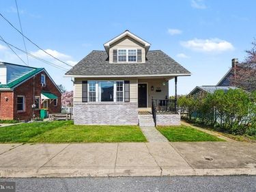 420 FAIRVIEW AVENUE, WAYNESBORO, PA 17268