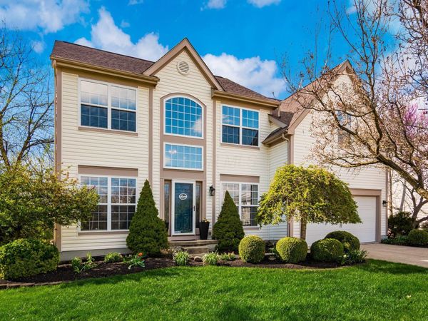 1328 Royal Oak Drive, Lewis Center, OH 43035