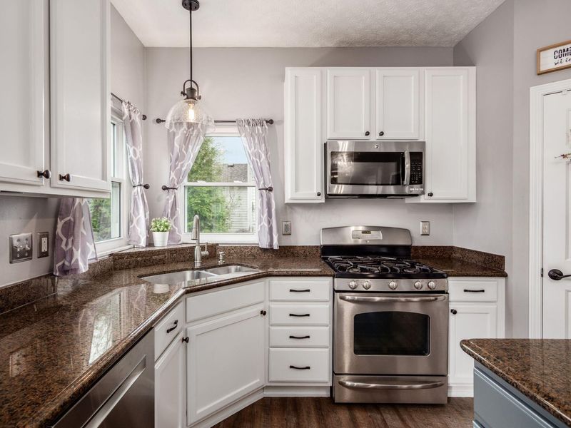 1328 Royal Oak Drive, Lewis Center, OH 43035 Photo 12