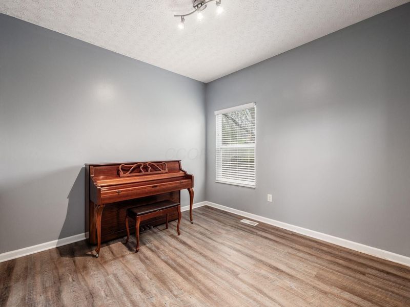 1328 Royal Oak Drive, Lewis Center, OH 43035 Photo 14