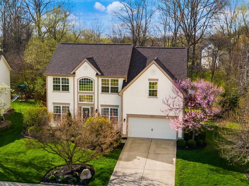 1328 Royal Oak Drive, Lewis Center, OH 43035 Photo 2