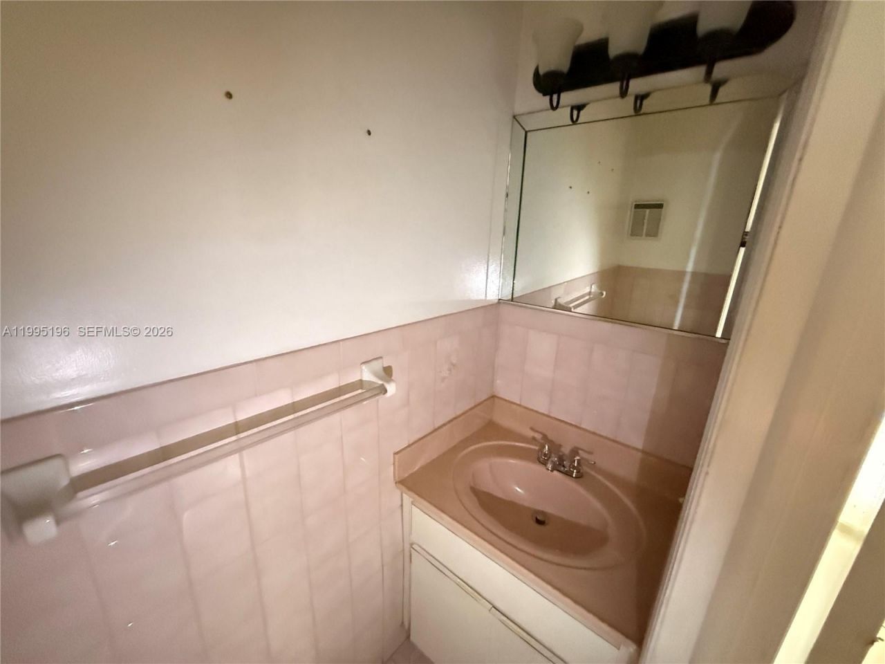 4191 W 18 Ave , Unit 4191, Hialeah, FL 33012 Photo